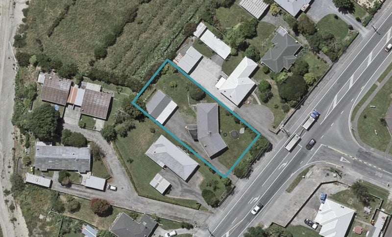 281 Main Highway, Otaki - Carousel 1