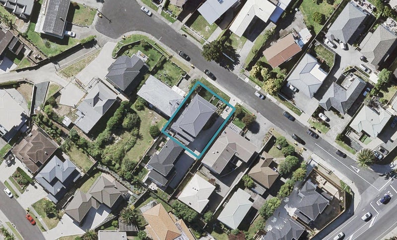 17 Hauraki Crescent, Pinehill, Auckland - Carousel 1