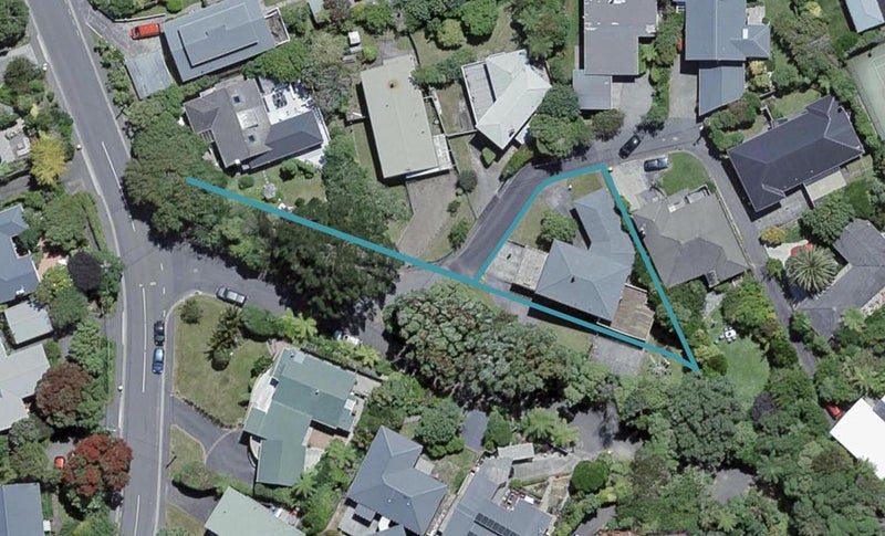 2 Grenfell Drive, Karori, Wellington - Carousel 1