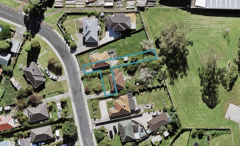 2/6 Hill Crescent, New Lynn, Auckland - Carousel 1