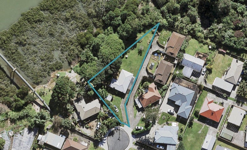 19 Kiernan Place, Kelston, Auckland - Carousel 1