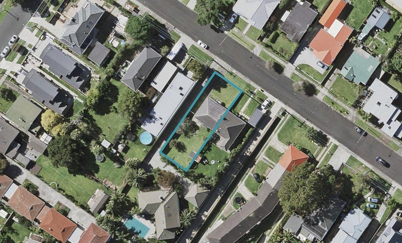 7 Creamer Avenue, Belmont, Auckland - Carousel 1
