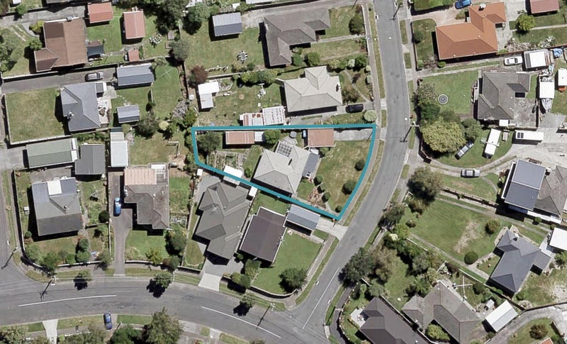4 Robertson Street, Elderslea, Upper Hutt - Carousel 1