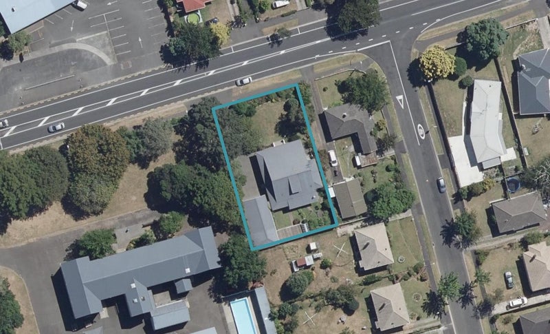 270 Clarkin Road, Fairfield, Hamilton - Carousel 1