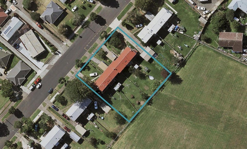 51 Gilbert Road, Ōtara, Auckland - Carousel 1