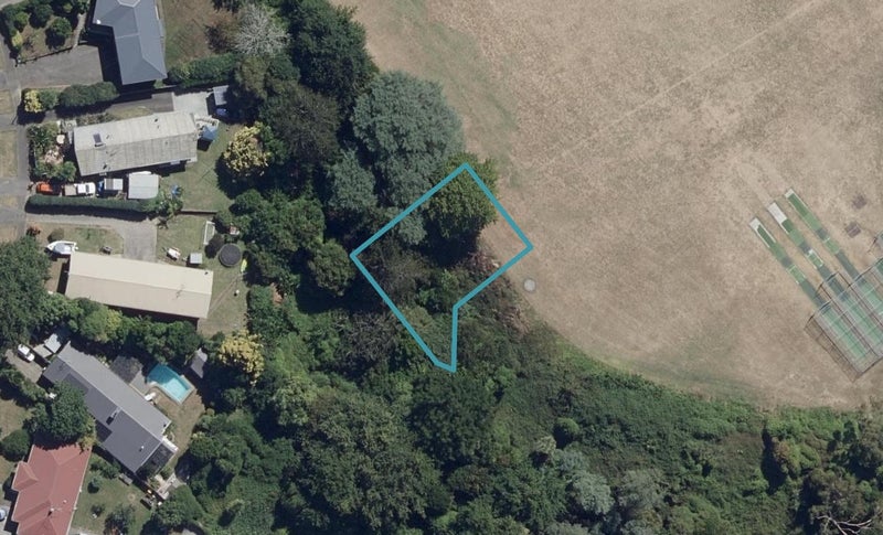 18 Kawakawa Place, Hillcrest, Hamilton - Carousel 1