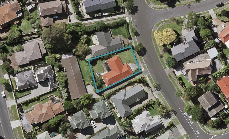 14 Pyatt Crescent, Saint Johns, Auckland - Carousel 1