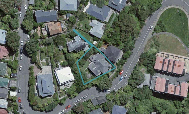 114 Kelburn Parade, Kelburn, Wellington - Carousel 1