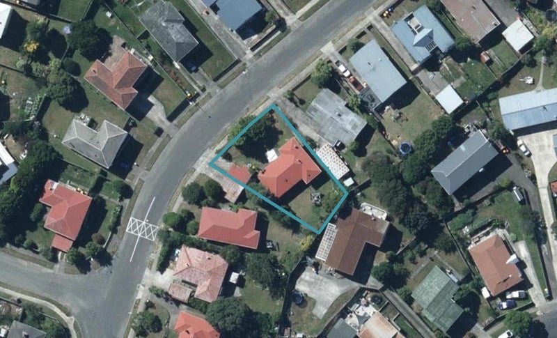 46 Desert Gold Street, Ascot Park, Porirua - Carousel 1
