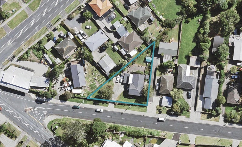 6 Parrs Cross Road, Henderson, Auckland - Carousel 1