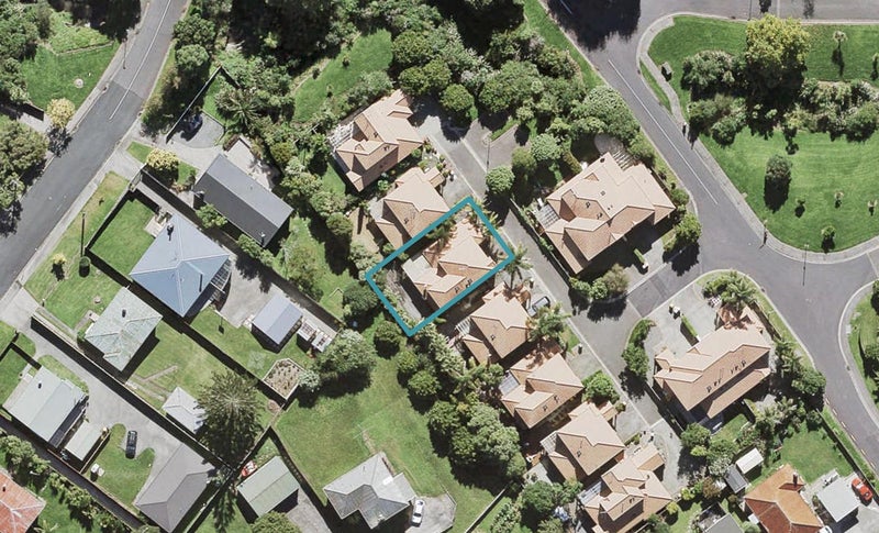 14 Pilsdon Place, New Lynn, Auckland - Carousel 1