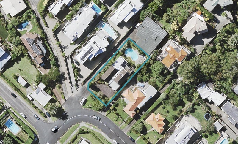 52 Castor Bay Road, Castor Bay, Auckland - Carousel 1