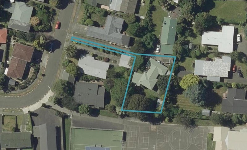 42 Newcastle Street, Hokowhitu, Palmerston North - Carousel 1