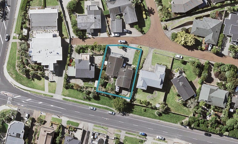 15B Endymion Place, Half Moon Bay, Auckland - Carousel 1