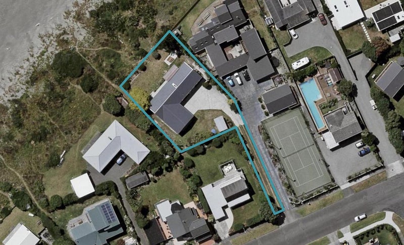 117 Field Way, Waikanae Beach, Waikanae - Carousel 1