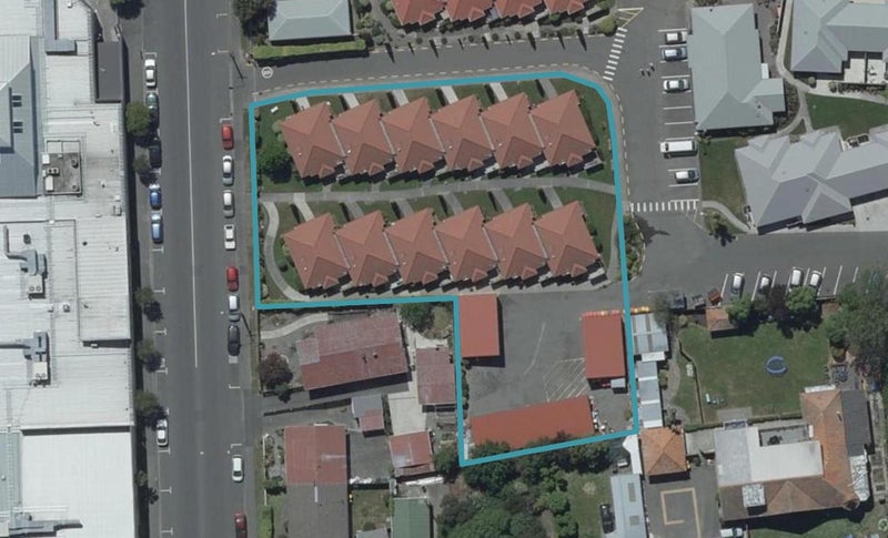10/12 Golf Links Road, Shirley, Christchurch - Carousel 1