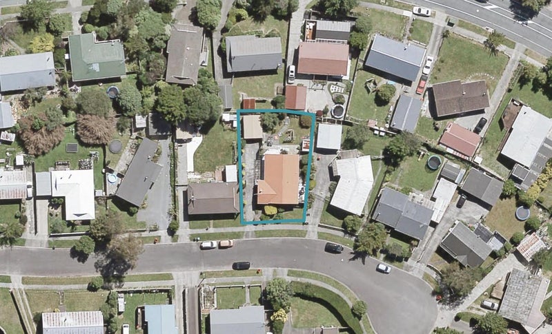 11 Moonstone Grove, Birchville, Upper Hutt - Carousel 1