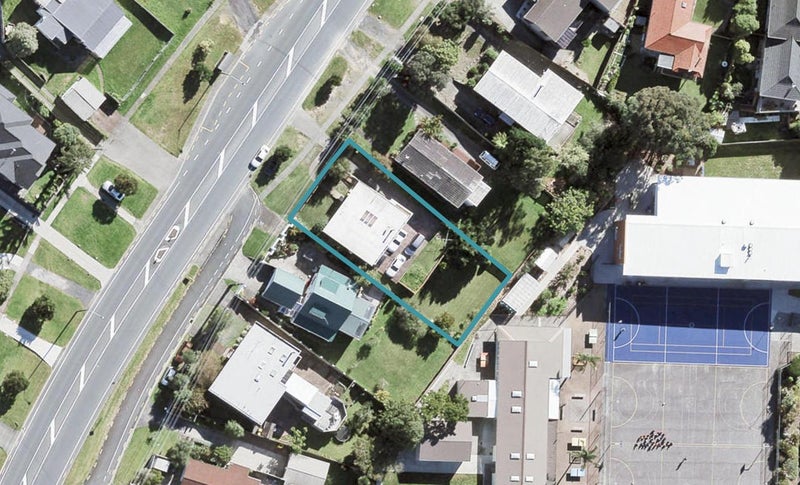 777 East Coast Road, Northcross, Auckland - Carousel 1