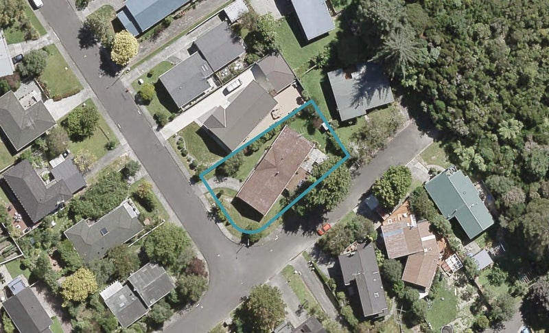 57 Fendalton Crescent, Pinehaven, Upper Hutt - Carousel 1