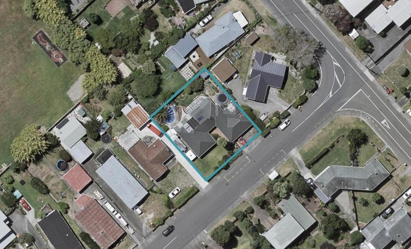 83 Gray Avenue, Paraparaumu Beach, Paraparaumu - Carousel 1