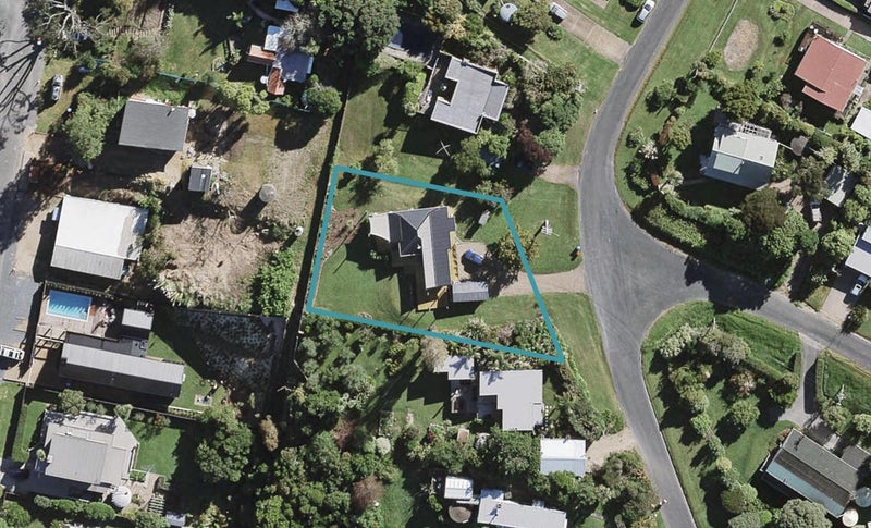 29 Kiwi Street, Oneroa, Waiheke Island - Carousel 1