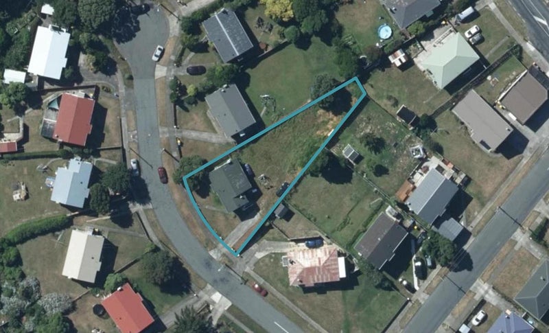 4 Arero Place, Titahi Bay, Porirua - Carousel 1