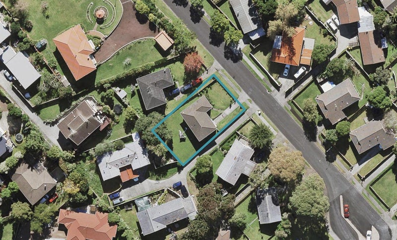 7 Backhurst Grove, Massey, Auckland - Carousel 1
