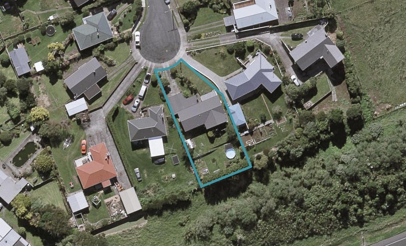 12 Hulke Crescent, Bell Block, New Plymouth - Carousel 1