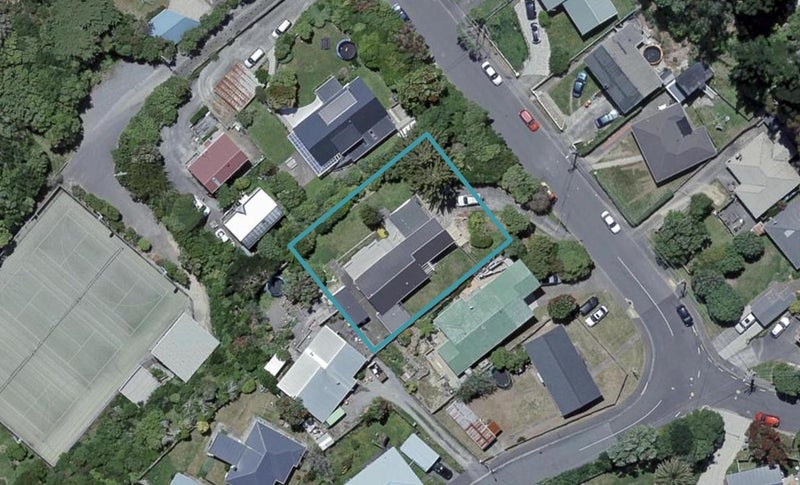 34 Black Rock Road, Newlands, Wellington - Carousel 1