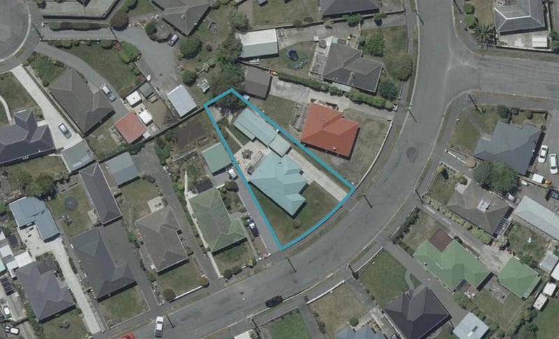 37 Vancouver Crescent, Wainoni, Christchurch - Carousel 1