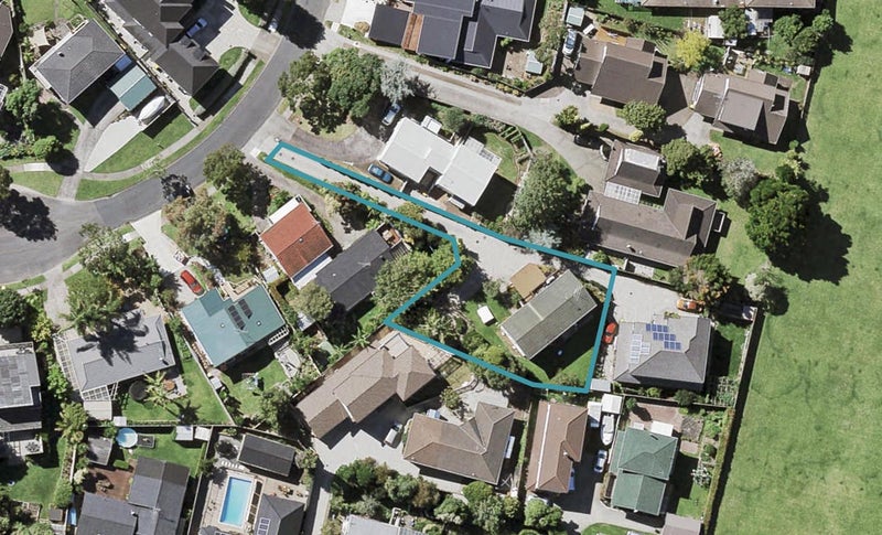 12 Lilian Place, Farm Cove, Auckland - Carousel 1