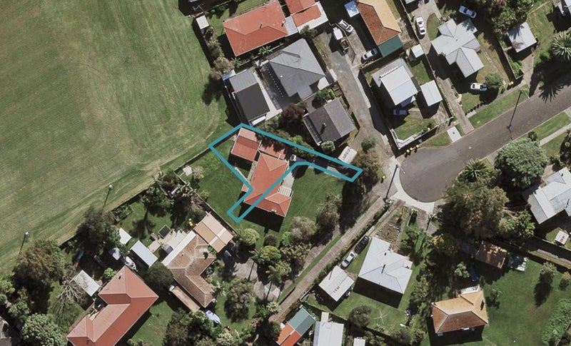 8B Thompson Street, Mangere East, Auckland - Carousel 1