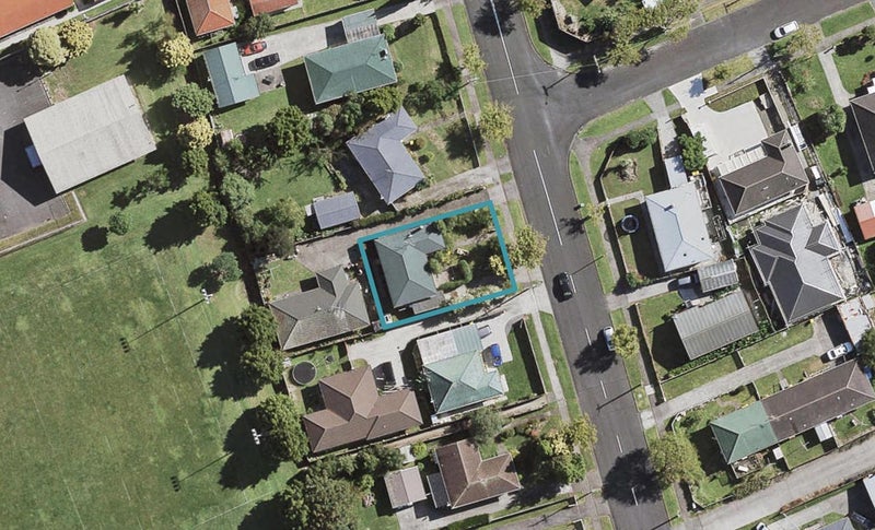 7 Fleming Street, Manurewa East, Auckland - Carousel 1