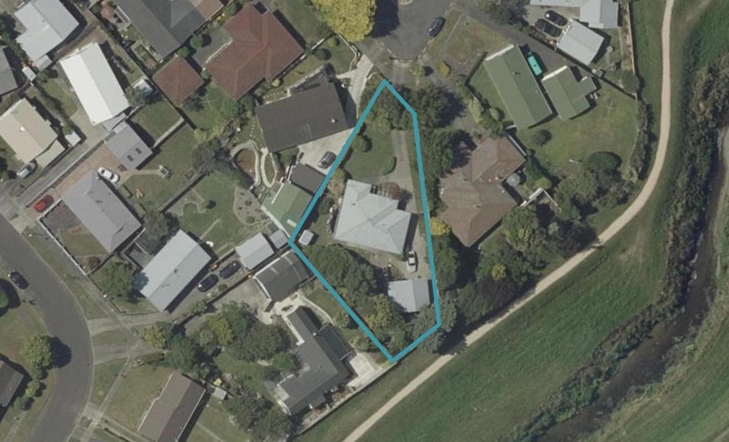 20 Cecil Place, Cloverlea, Palmerston North - Carousel 1