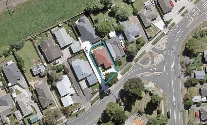10 Seddon Street, Wallaceville, Upper Hutt - Carousel 1