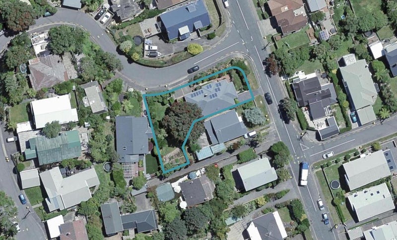 1 Donald Crescent, Karori, Wellington - Carousel 1
