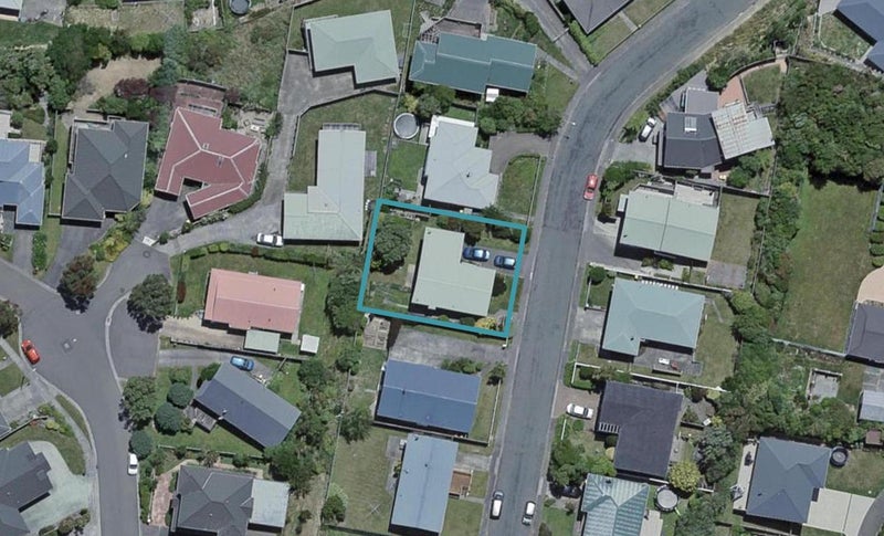 9 Carluke Street, Paparangi, Wellington - Carousel 1