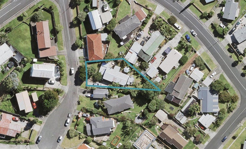 4 Ohira Place, Henderson, Auckland - Carousel 1