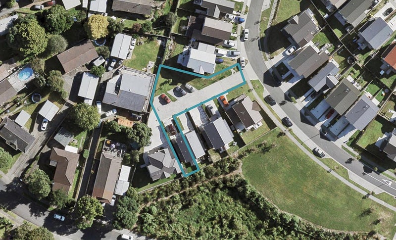 31 Tonuitanga Street, Weymouth, Auckland - Carousel 1