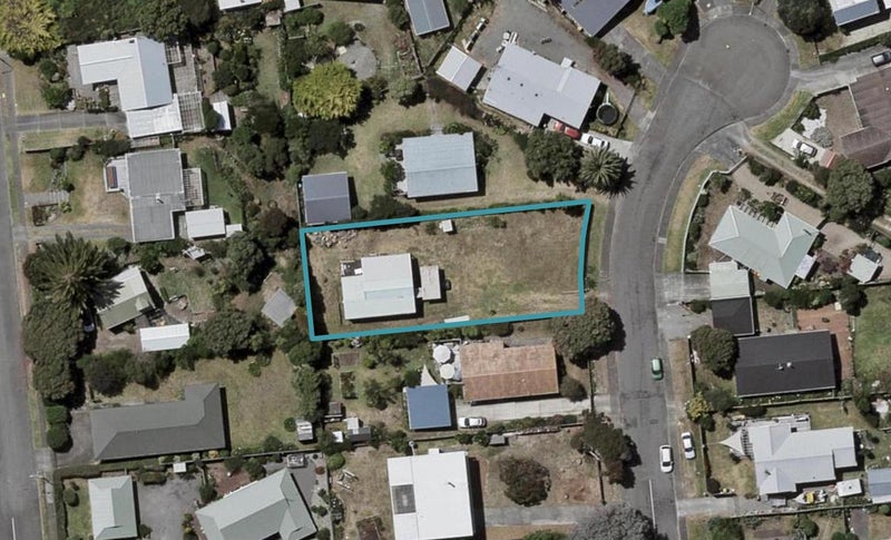 7 Goldie Place, Waikanae Beach, Waikanae - Carousel 1