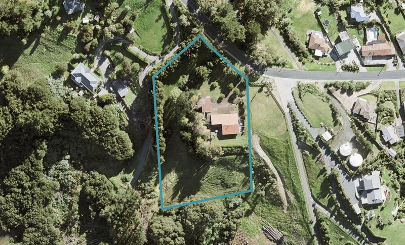 116 Wade River Road, Stanmore Bay, Whangaparaoa - Carousel 1