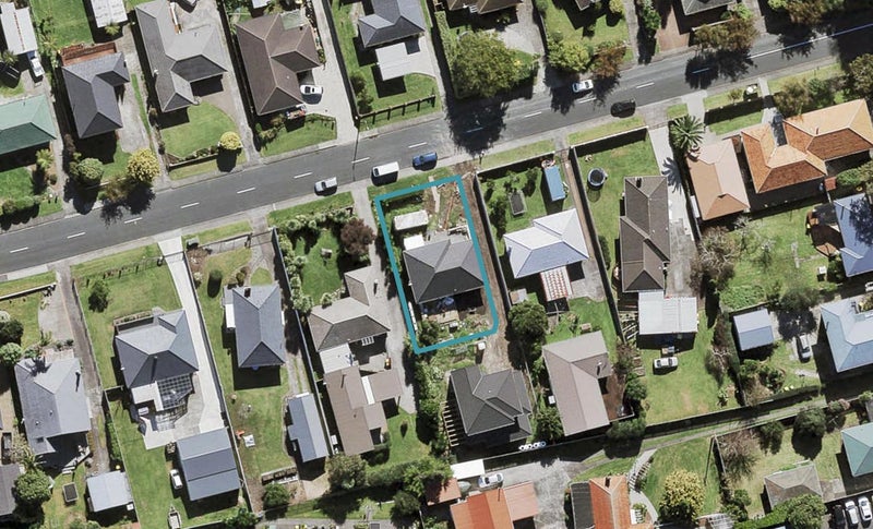 8 Moor Avenue, Te Atatu Peninsula, Auckland - Carousel 1