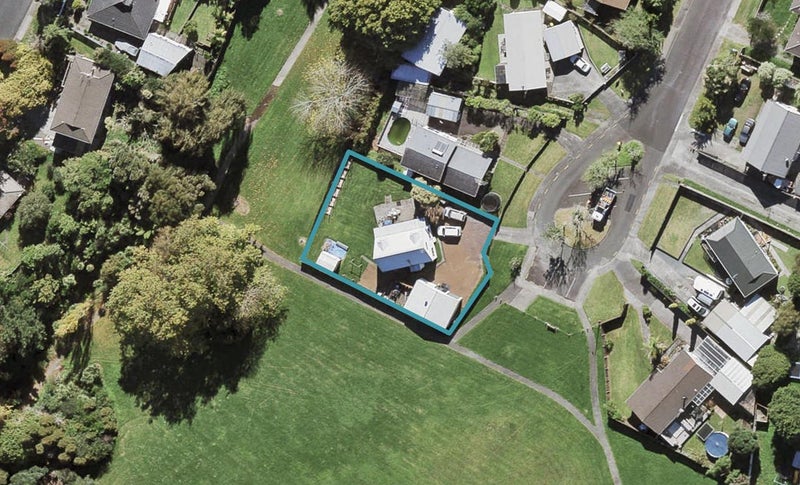 25 St Margaret Place, West Harbour, Auckland - Carousel 1