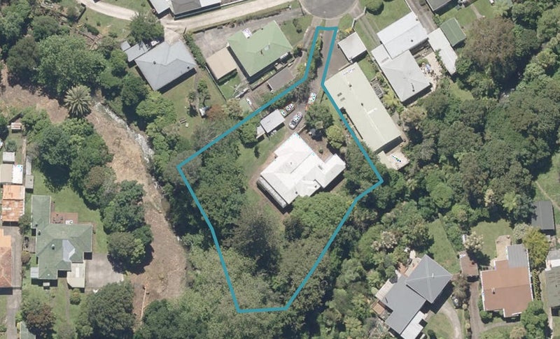 7 Glandwr Crescent, Whanganui East, Whanganui - Carousel 1