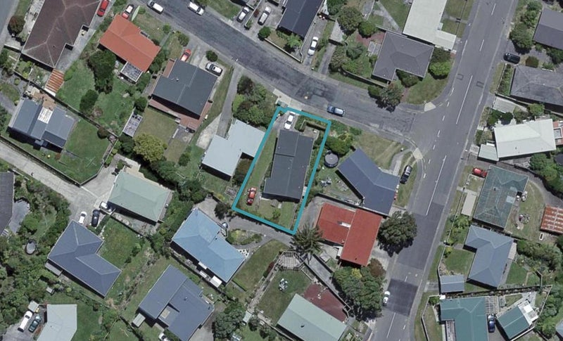 3 Gow Street, Newlands, Wellington - Carousel 1