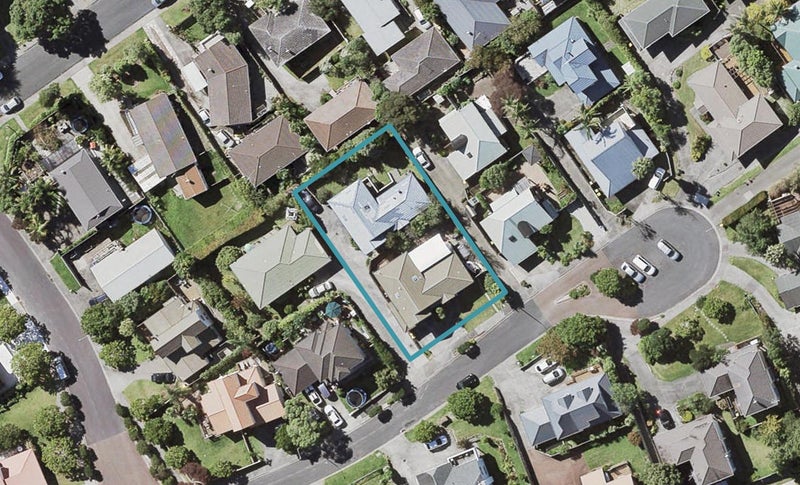 1/6 Stoneleigh Court, Sunnynook, Auckland - Carousel 1