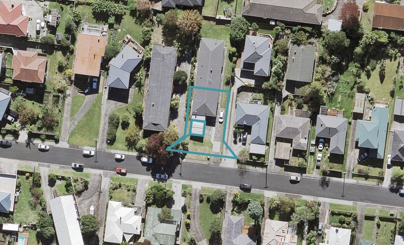 6A Cron Avenue, Te Atatū South, Auckland - Carousel 1