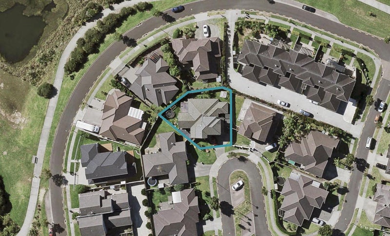 9 Amapur Place, Flat Bush, Auckland - Carousel 1