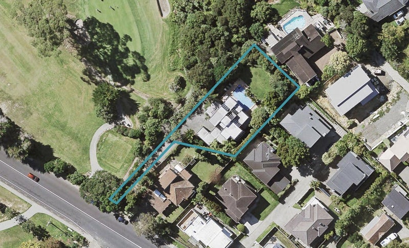 229 East Coast Road, Campbells Bay, Auckland - Carousel 1