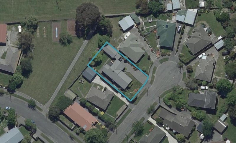 5 Bendale Place, Avonhead, Christchurch - Carousel 1